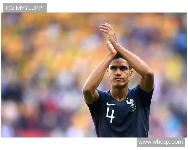 近三年退役的足球球星们：从绿茵场到新人生的转变与挑战